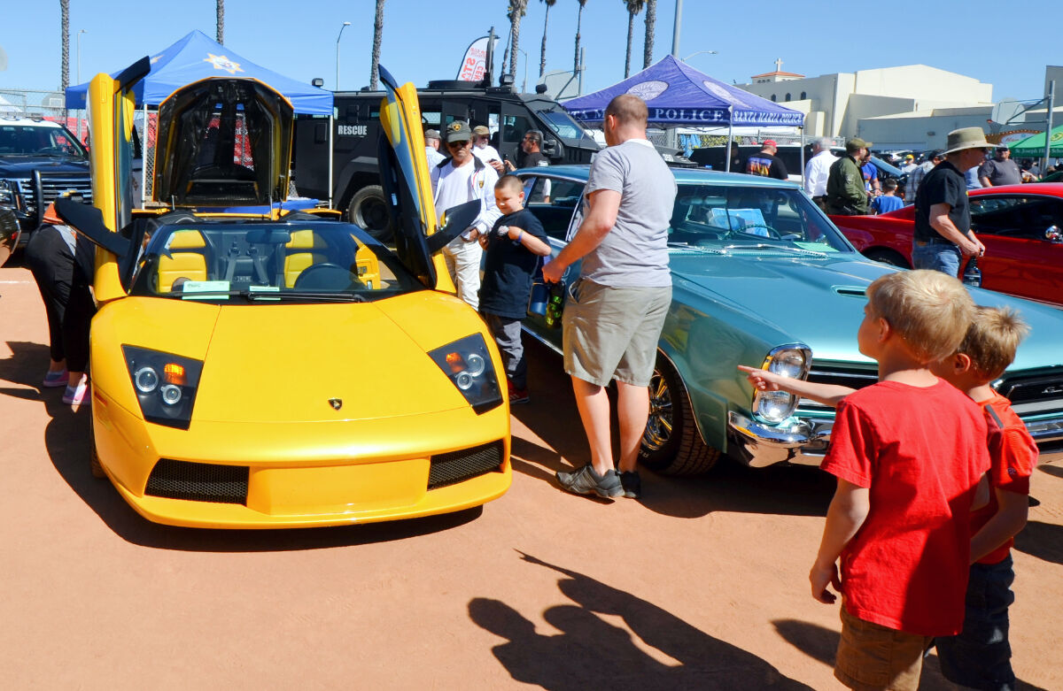 031222-smt-news-st-patricks-car-show-007